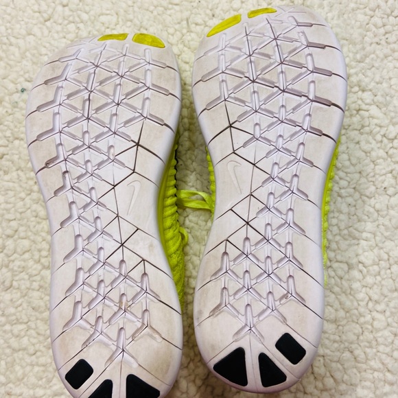 nike free rn flyknit yellow